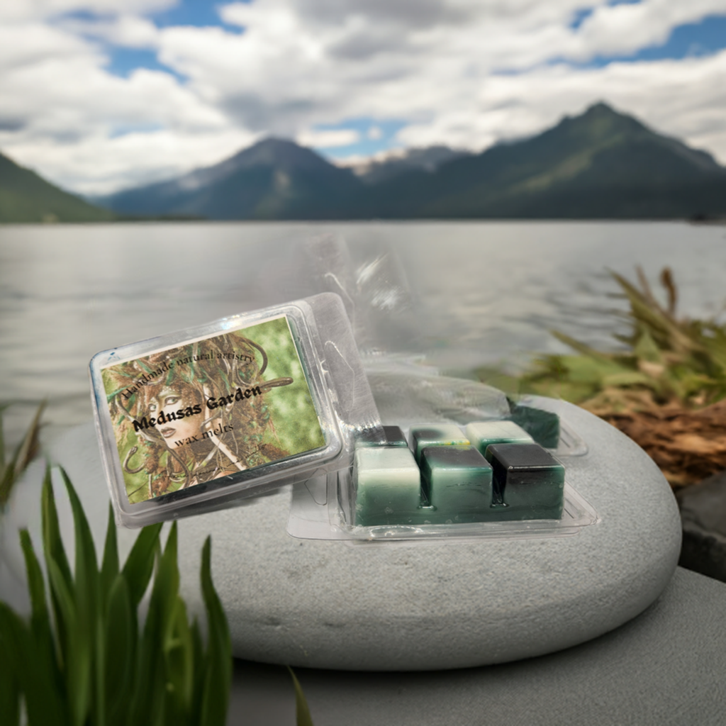 Medussas Garden Wax Melt | 2.5 oz | Earthy Redwood & Moss Scent | HNA Candle Boutique