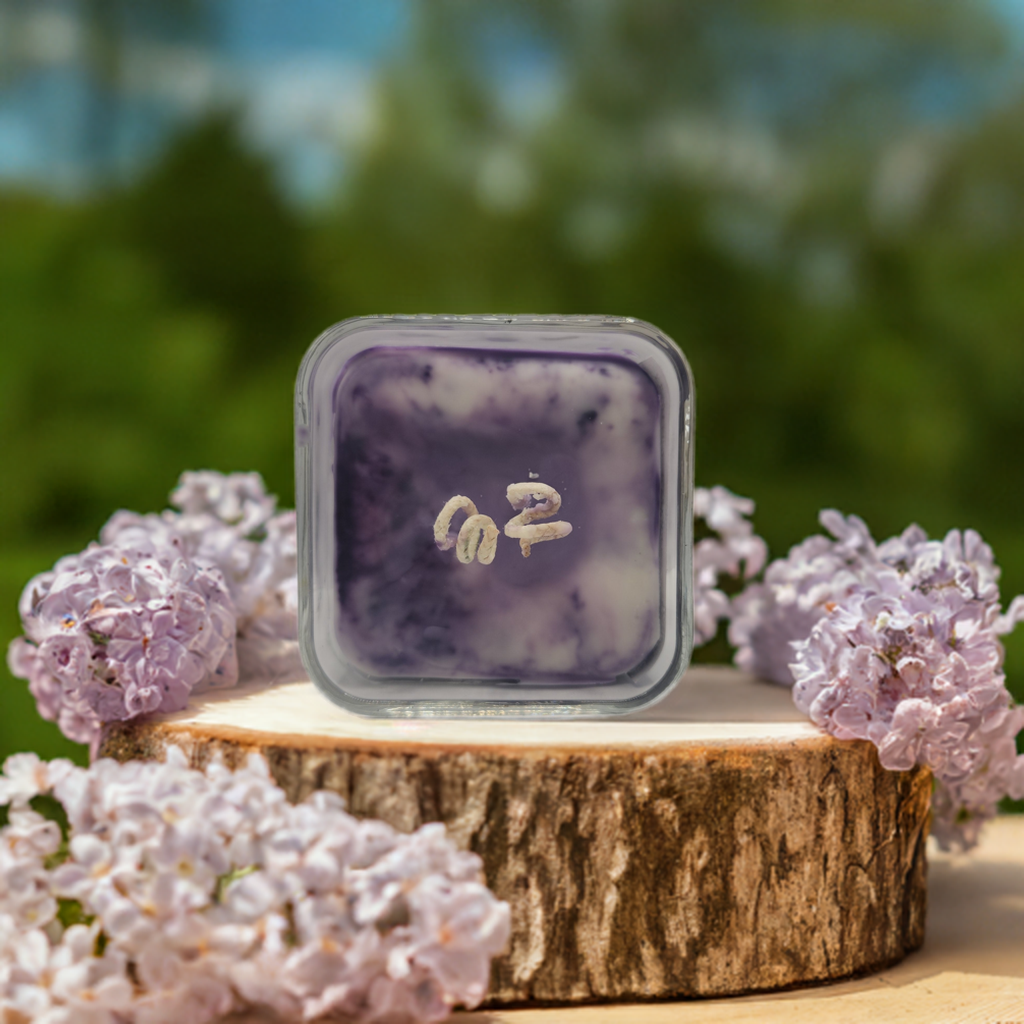 Lilac Scented Candle - Aromatherapy Gift for Mom & Girlfriend